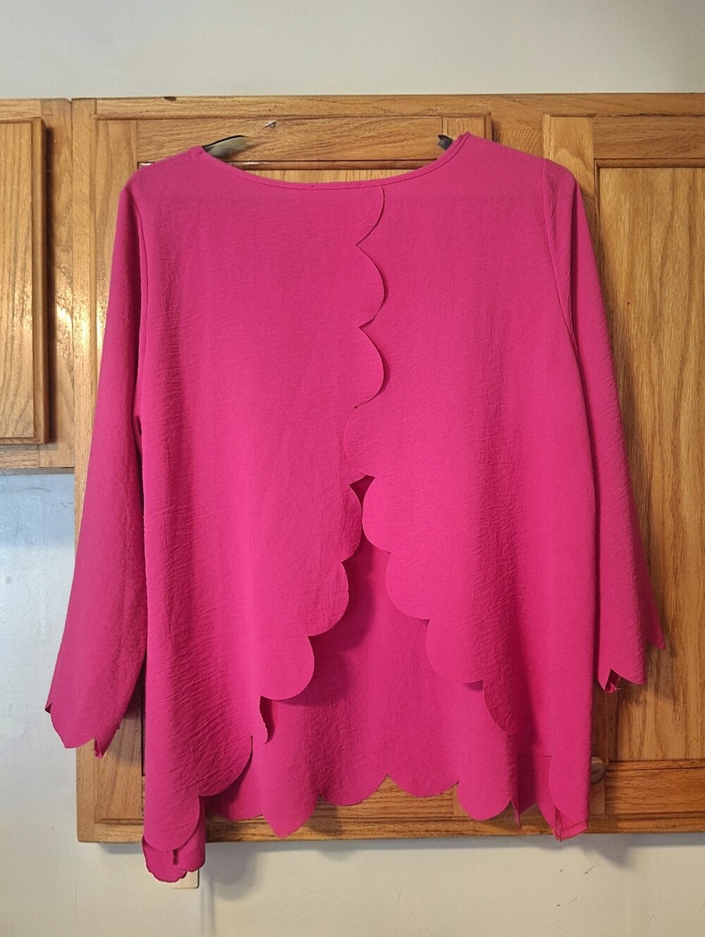 JODIFL Scalloped Open Back Blouse Bubblegum Pink Sz. S